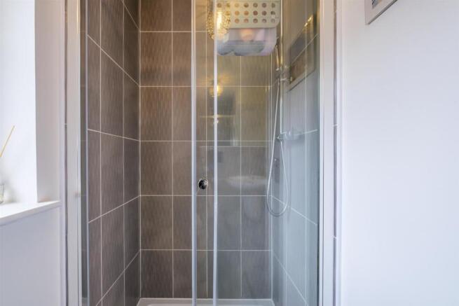 067-2_Hunterfield_Place_Carluke_ML84GY.jpg