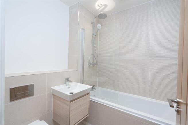 3 bed Semi-Detached for sale Image 8