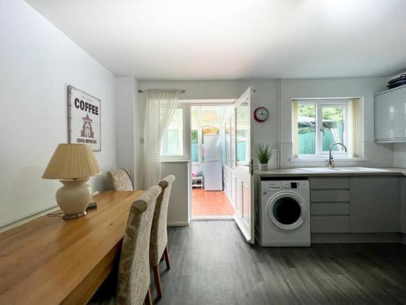 Kitchen/Diner leading into Conservatory