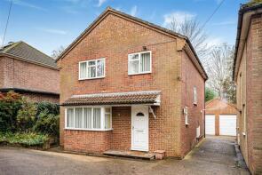 18, Scrubbitts Park Road, Radlett WD7 8JP