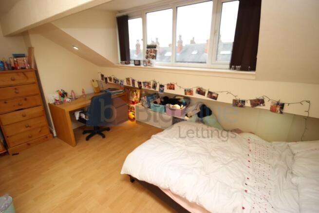 7 bed Terraced to rent Image 10