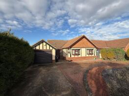 61, Elm Tree Avenue, Frinton-on-sea CO13 0BB
