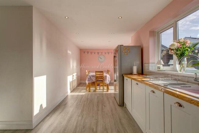 Pine Tree Close, Radyr, HernCrabtree (24).jpg
