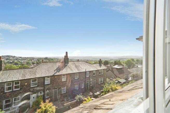 4 bed Terraced for sale Image 6