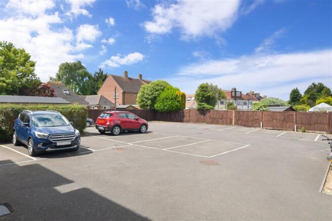Driveway/Parking