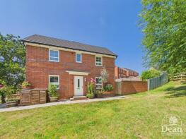 35, Cooke Way, Lydney GL15 5TW