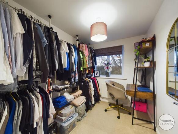 3 bed Semi-Detached to rent Image 12