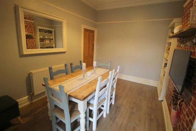 Lightburne Ave, 13 Dining Room 1 new.JPG