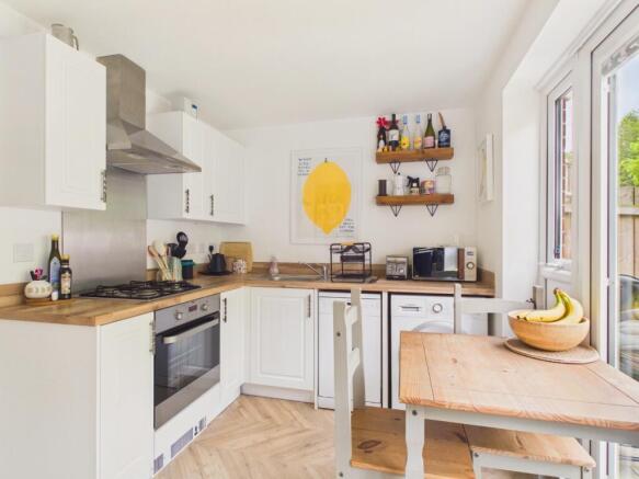2 bed Terraced for sale Image 6
