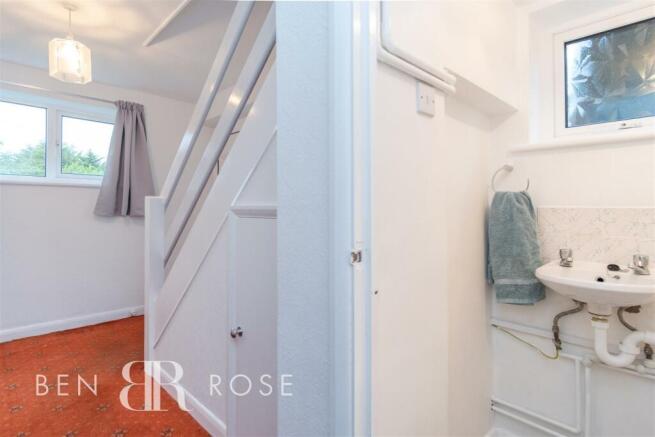 Entrance Hall/WC