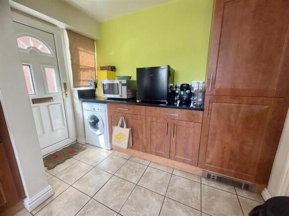 4 bed Detached for sale Image 7