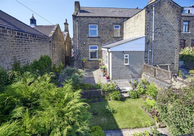 5 bed Semi-Detached for sale Image 4