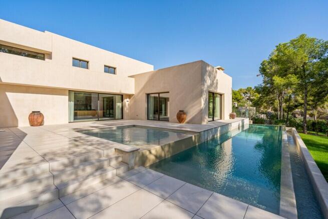 Exterior and Pool (3