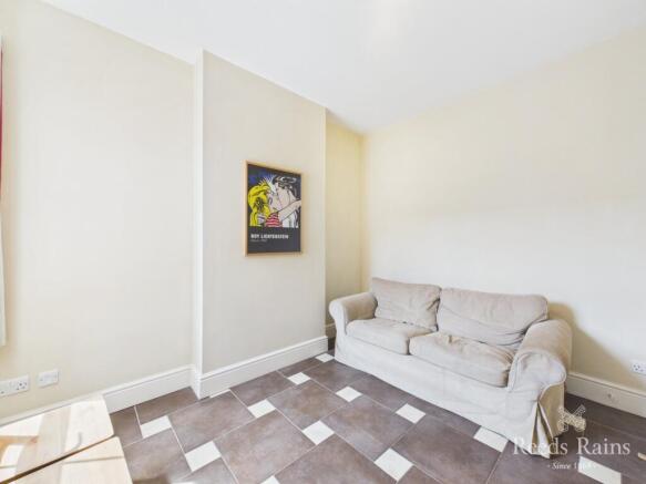 3 bed Terraced for sale Image 9