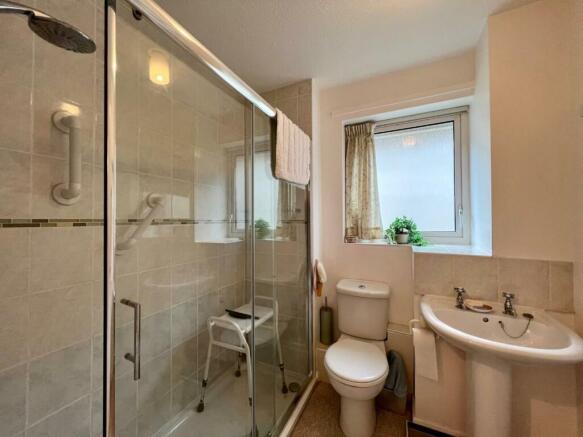 Shower Room.jpg
