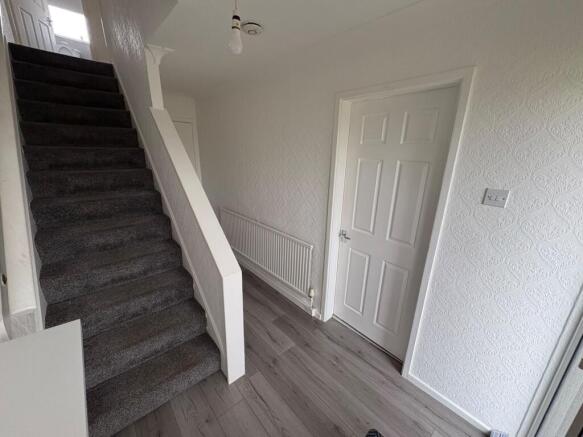 3 bed Semi-Detached to rent Image 9