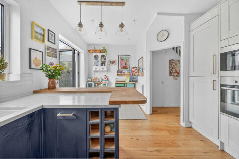 Palestine Grove, Colliers Wood, SW19