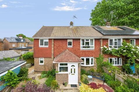 Hatchgate Close, Cuckfield, RH17
