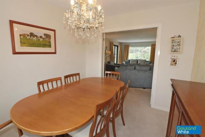4 bed Detached for sale Image 8