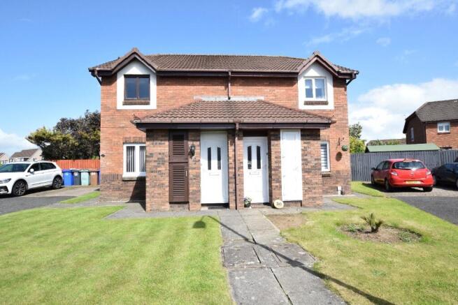 1-bed flat on Shilliaw Drive, Prestwick, South Ayrshire, KA9, £80,500