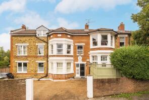 Flat 3, 2 Telford House, Kirkstall Road, London SW2 4HF