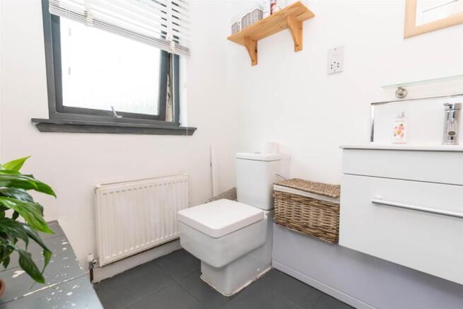 17 Sandeman Court-009.jpg