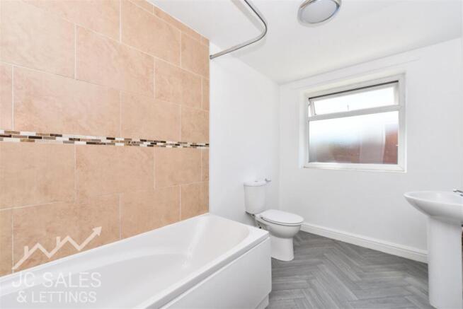 3 bed Terraced to rent Image 10