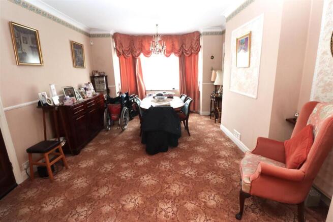 Leeside Crescent, London, NW11 photo 4