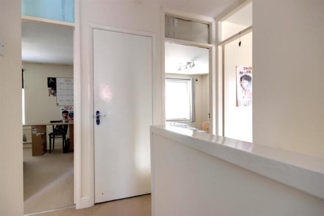4 bed Town House for sale Image 10