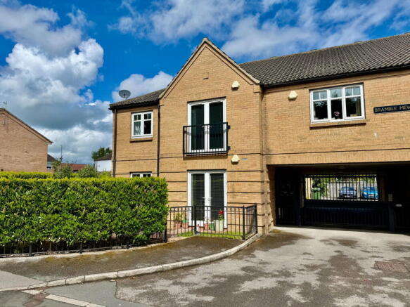 2 bed Apartment for sale Image 9