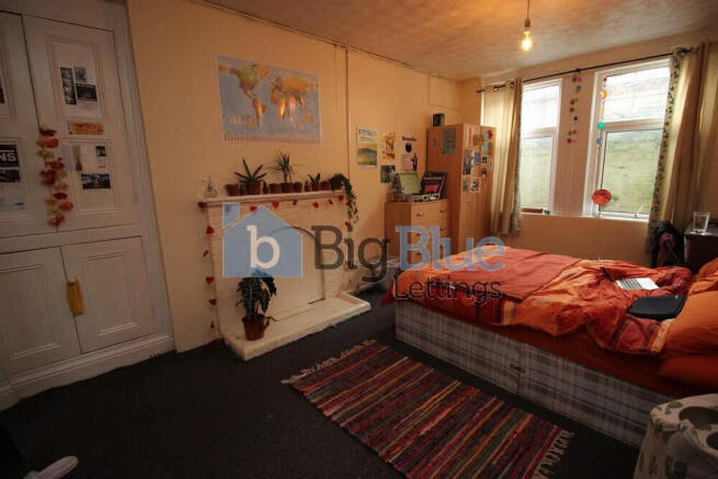 7 bed House to rent Image 6
