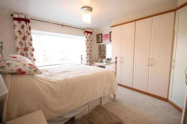MASTER BEDROOM SUITE