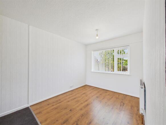 3 bed House for sale Image 4
