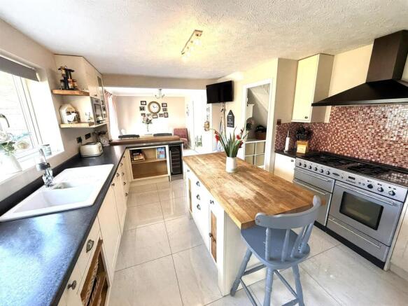 Kitchen/Breakfast Room