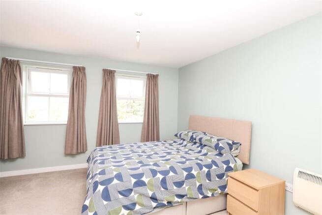 2 bed Apartment for sale Image 4