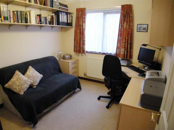 BEDROOM 3/STUDY