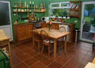 KITCHEN/DINING ROOM