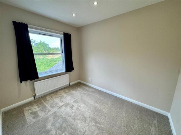 2 bed End of Terrace to rent Image 7