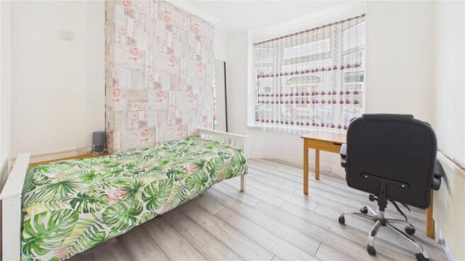 3 bed Terraced for sale Image 5