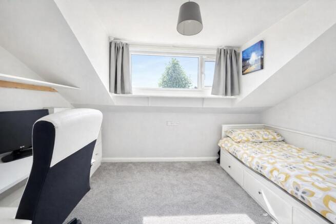 4 bed Semi-Detached for sale Image 11