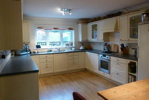 KITCHEN/BREAKFAST RO