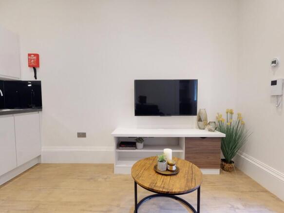 1 bed Apartment to rent Image 7