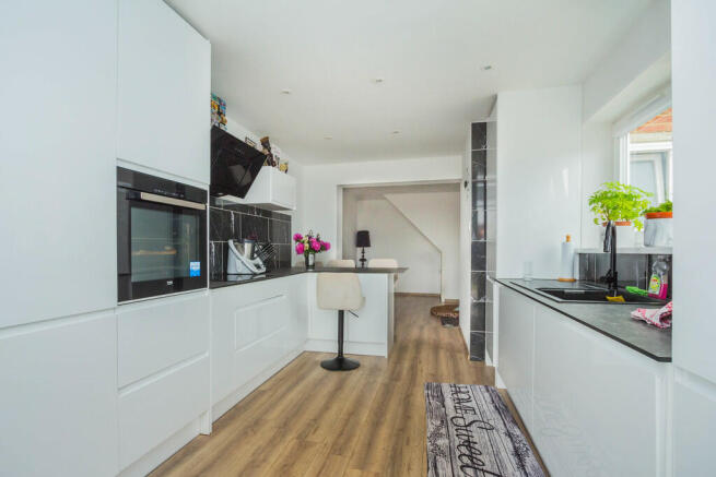 Kitchen/Breakfast...
