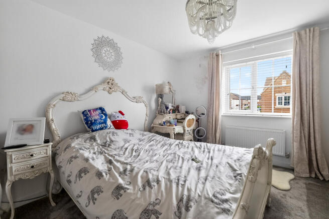 4 bed Detached for sale Image 10
