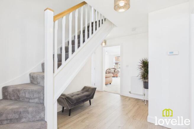 4 bed Detached for sale Image 4