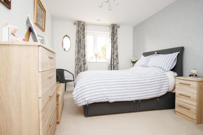 2 bed Ground Flat for sale Image 8