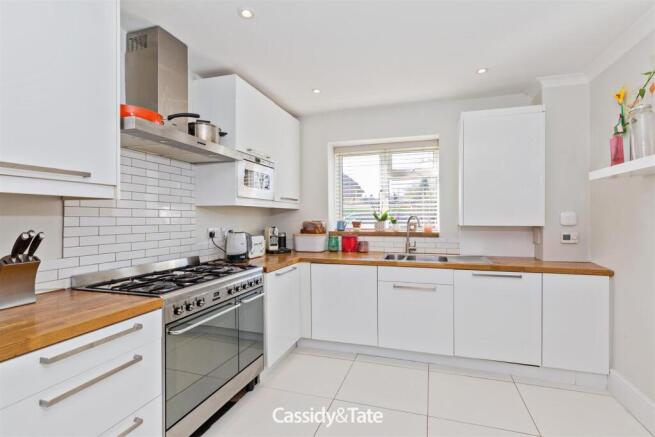 469 The Ridgeway-013.jpg