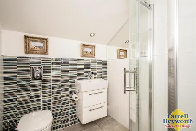 Coach House Shower R