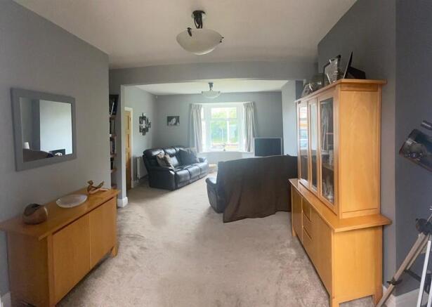 Lounge/Dining Room