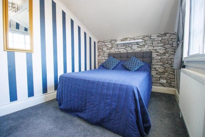 2 bed Apartment for sale Image 12